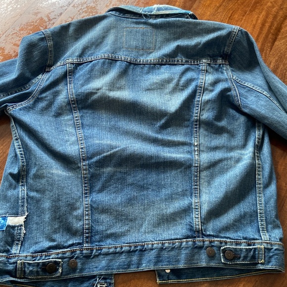 Levi’s Denim Jacket - Picture 4 of 5